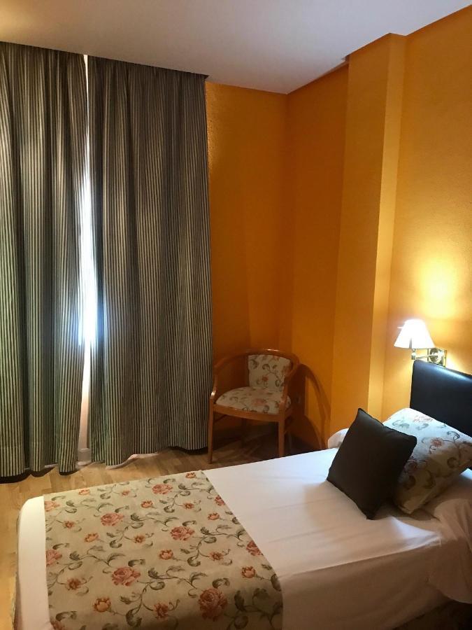 Отель Aeropuerto Madrid Torre Hogar Premium Торрехон-де-Ардос Экстерьер фото