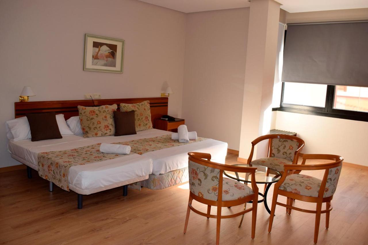 Отель Aeropuerto Madrid Torre Hogar Premium Торрехон-де-Ардос Экстерьер фото