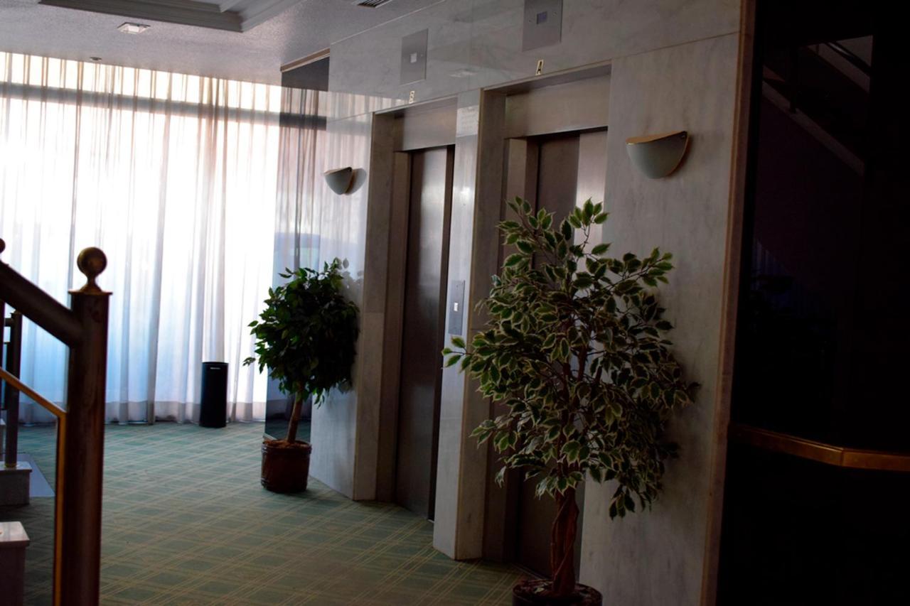 Отель Aeropuerto Madrid Torre Hogar Premium Торрехон-де-Ардос Экстерьер фото