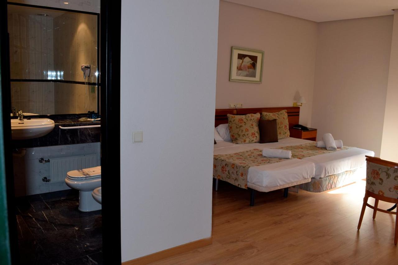Отель Aeropuerto Madrid Torre Hogar Premium Торрехон-де-Ардос Экстерьер фото