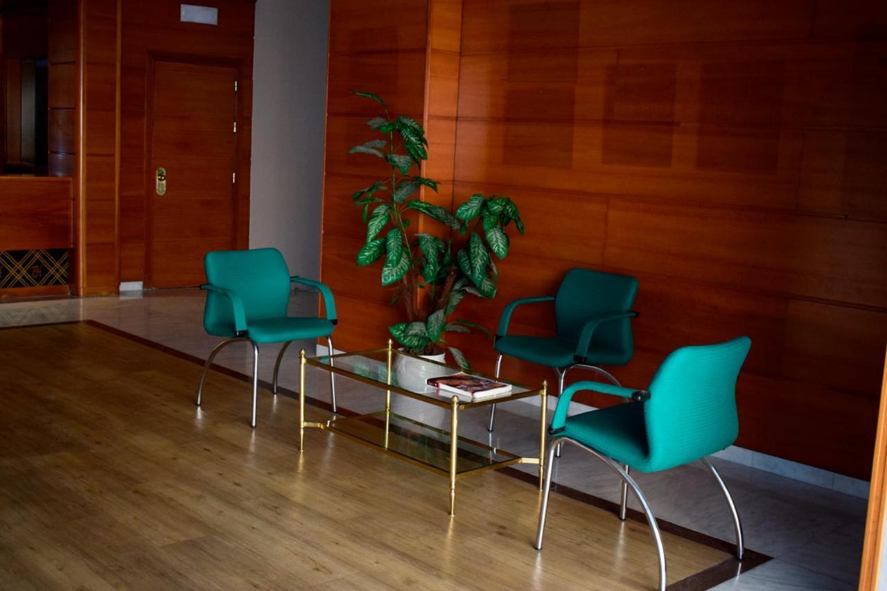 Отель Aeropuerto Madrid Torre Hogar Premium Торрехон-де-Ардос Экстерьер фото